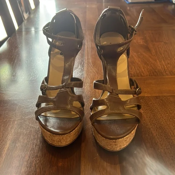 Brown leather Diba wedge sandals - Picture 2 of 5